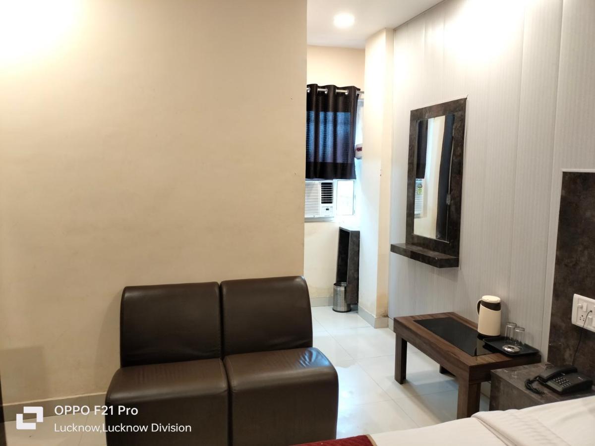 Hotel Kbs Lucknow Exterior foto